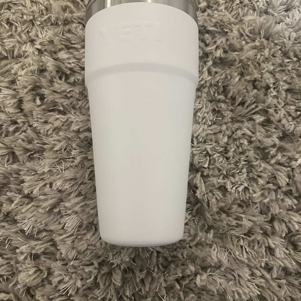 Yeti - Picture 3 of 3